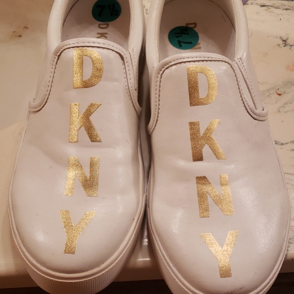 Never worn - Picture 1 of 2